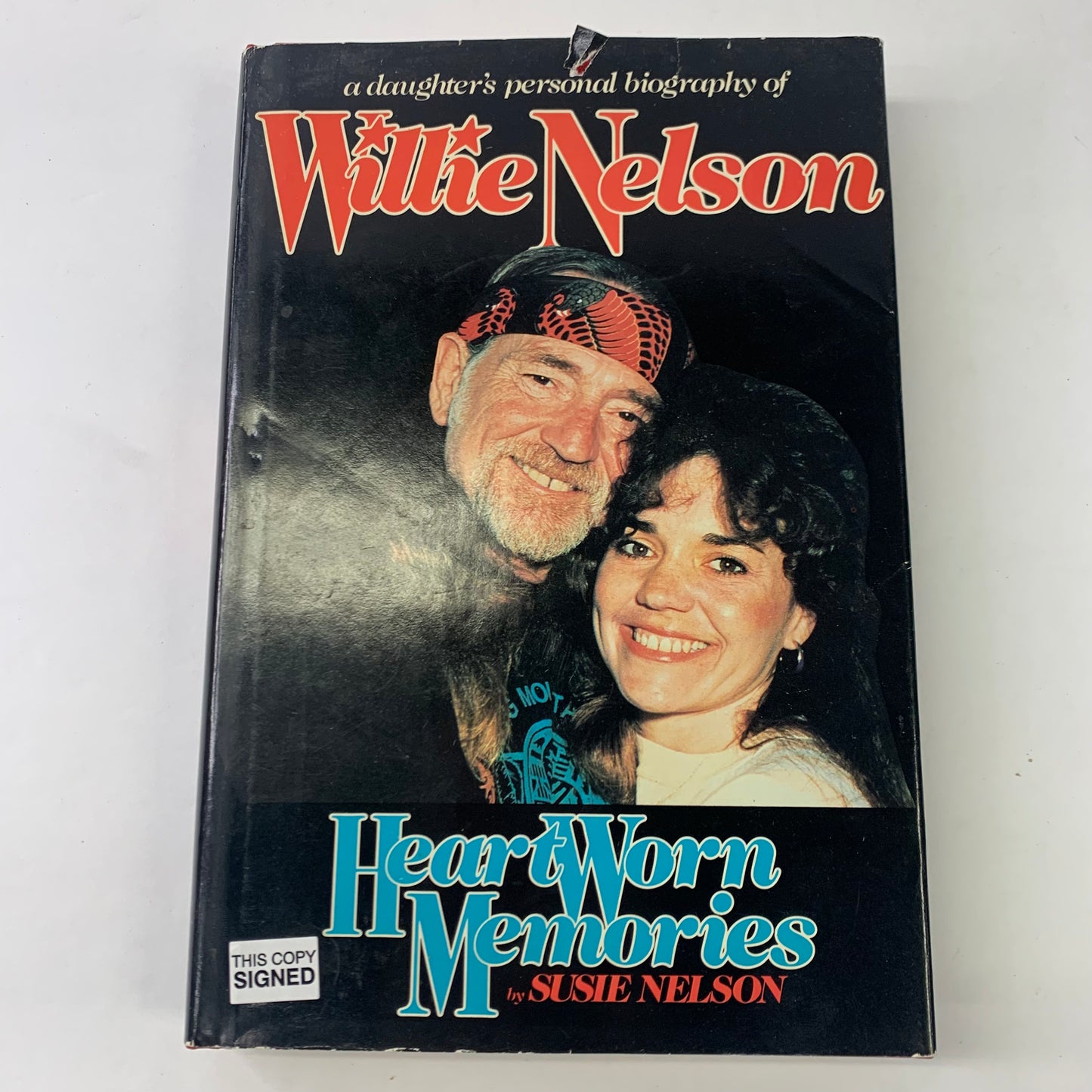 Heart Worn Memories - Susie Nelson - Signed - 1987