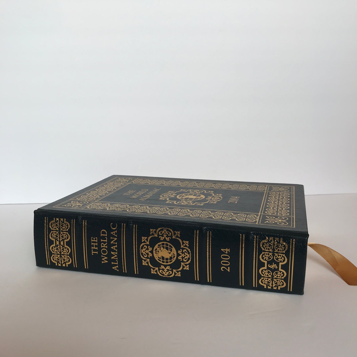 The World Almanac - Easton Press - 2004