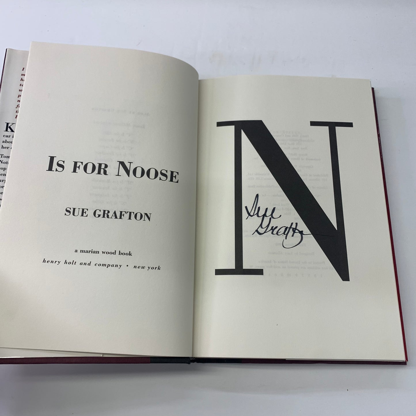 N is for Noose - Sue Grafton - Signed - 1998