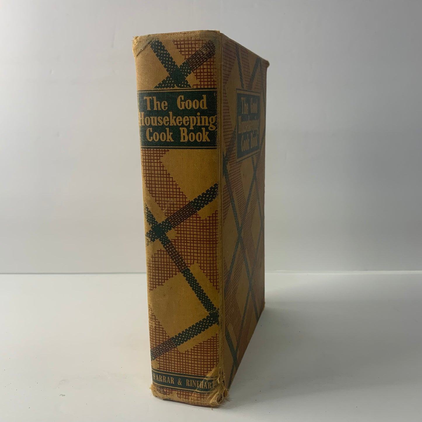 The Good Housekeeping Cook Book - Farrar & Rinehart Inc. - 1944