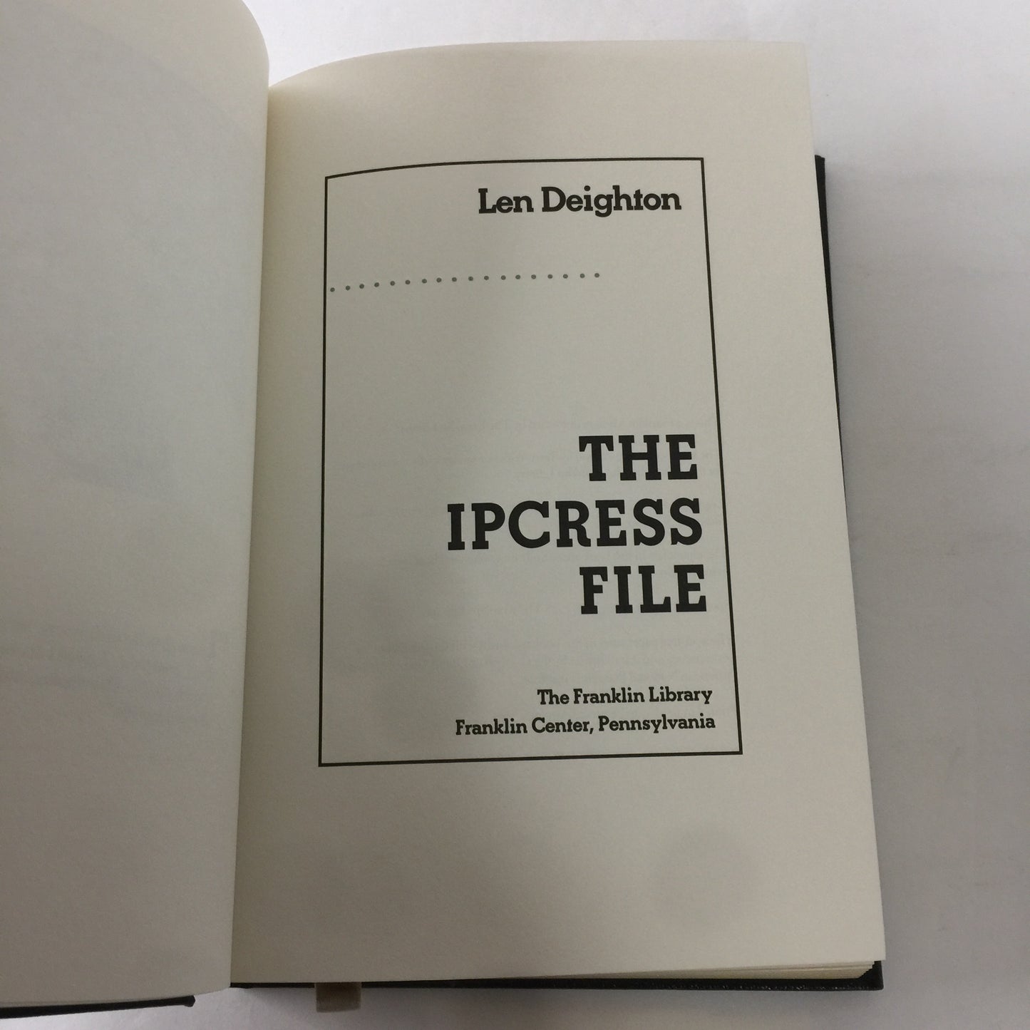 The Ipcress File - Len Deighton - Franklin Library - 1988