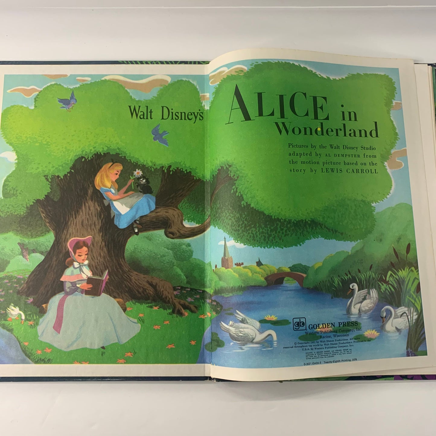 Alice in Wonderland - Walt Disney and Lewis Carroll - 28th Print - 1976