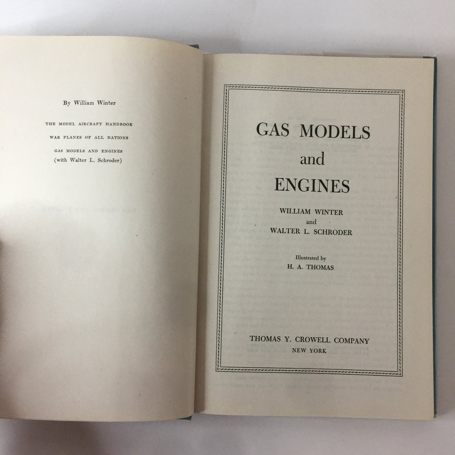 Gas Models and Engines - Winter and Schroder - 1st Edition - 1946