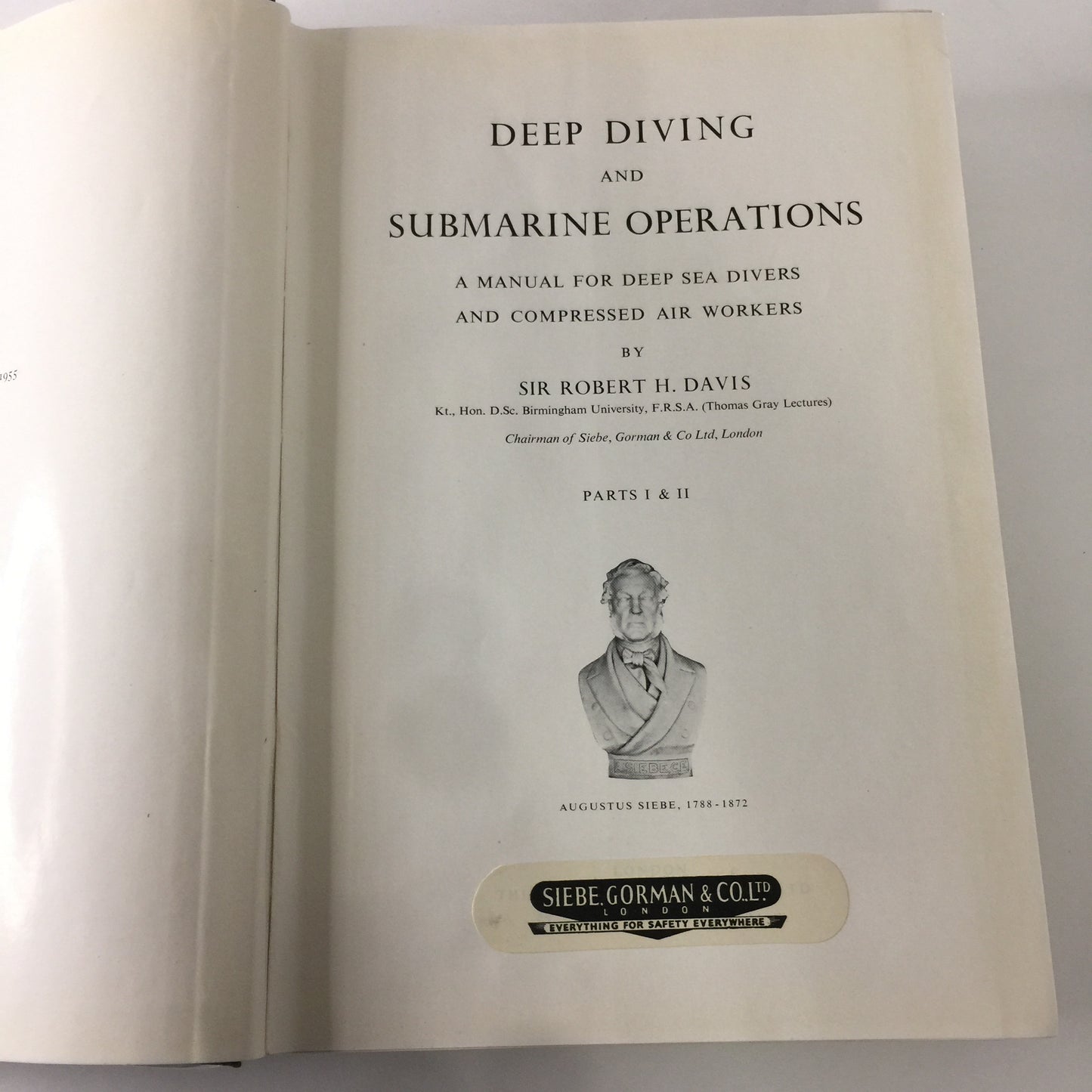 Deep Diving and Submarine Operations - Robert H. Davis - 1955