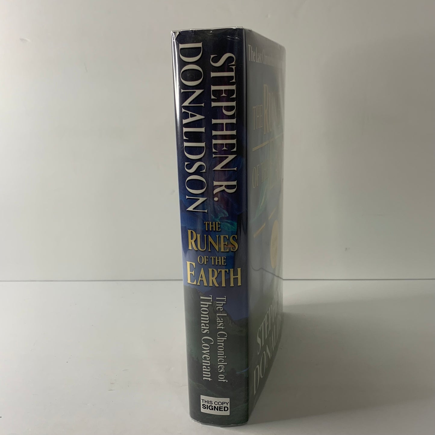 The Runes of the Earth - Stephen R. Donaldson - Signed - 1st American Edition - 2004