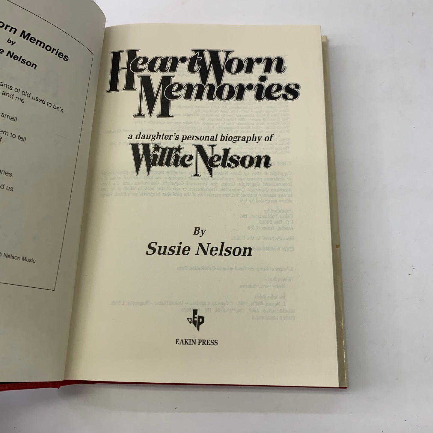 Heart Worn Memories - Susie Nelson - Signed - 1987