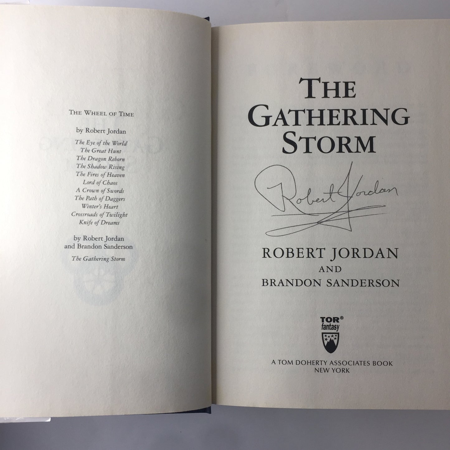 The Gathering Storm - Robert Jordan and Brandon Sanderson - 1st Edition - Signed - 2009