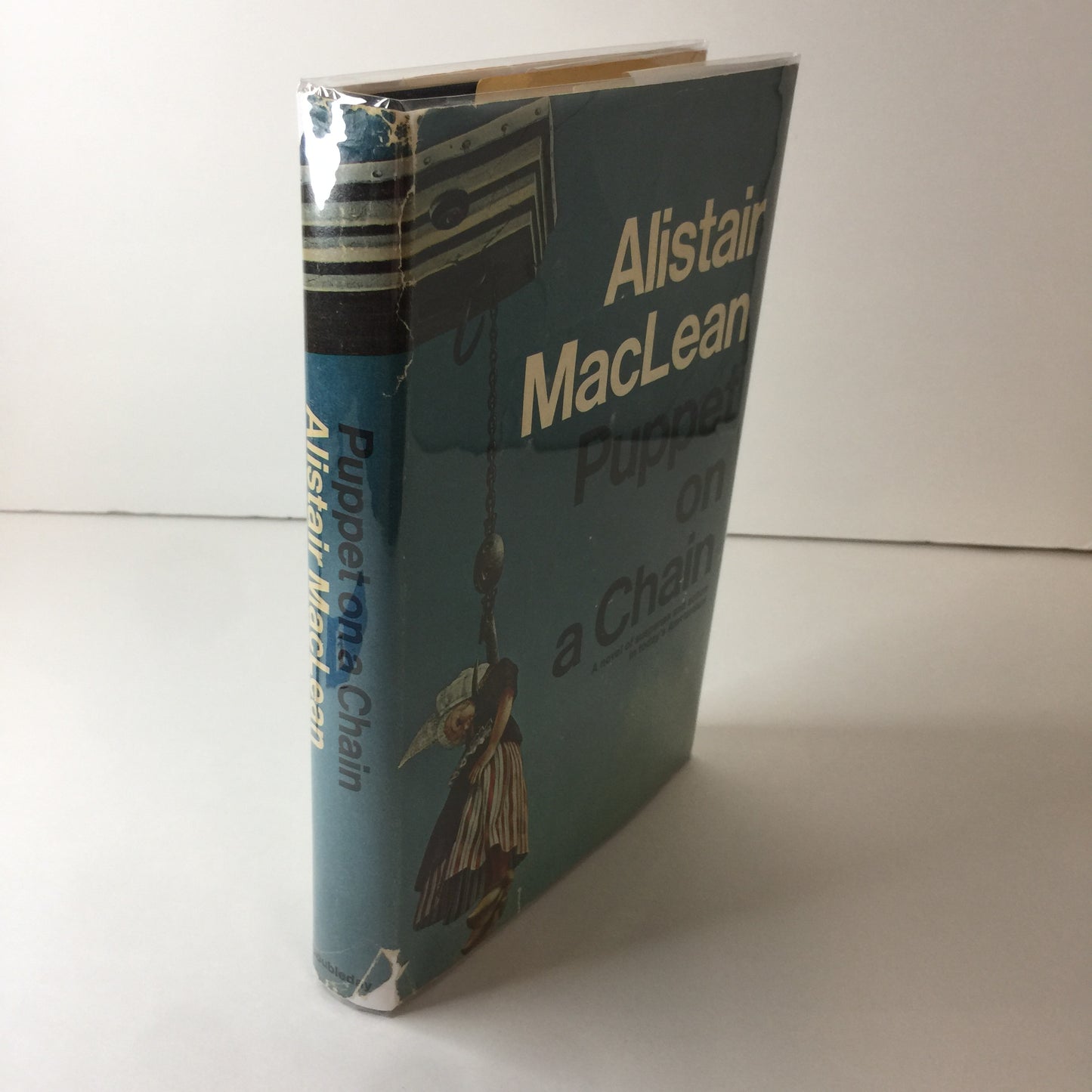 Puppet on a Chain - Alistair MacLean - 1969