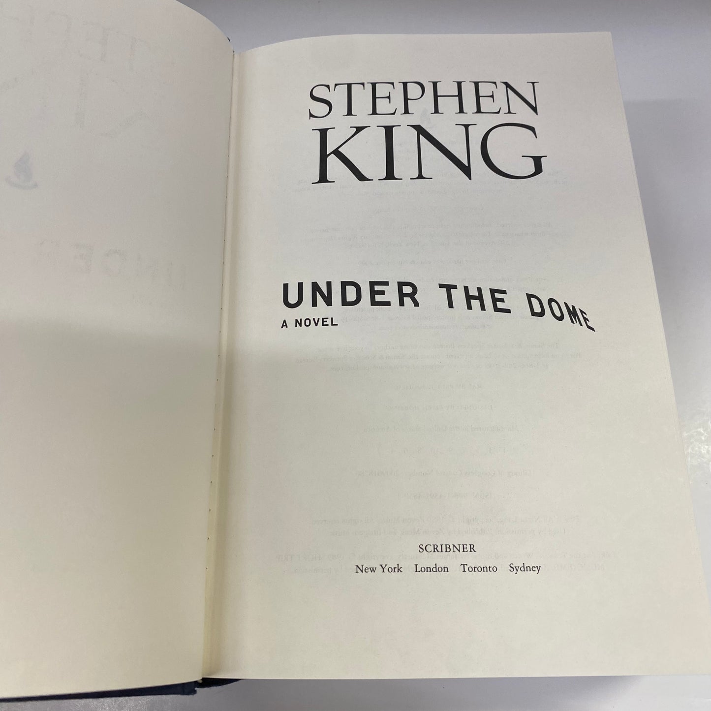 Under the Dome - Stephen King - 1st Edition - 2009