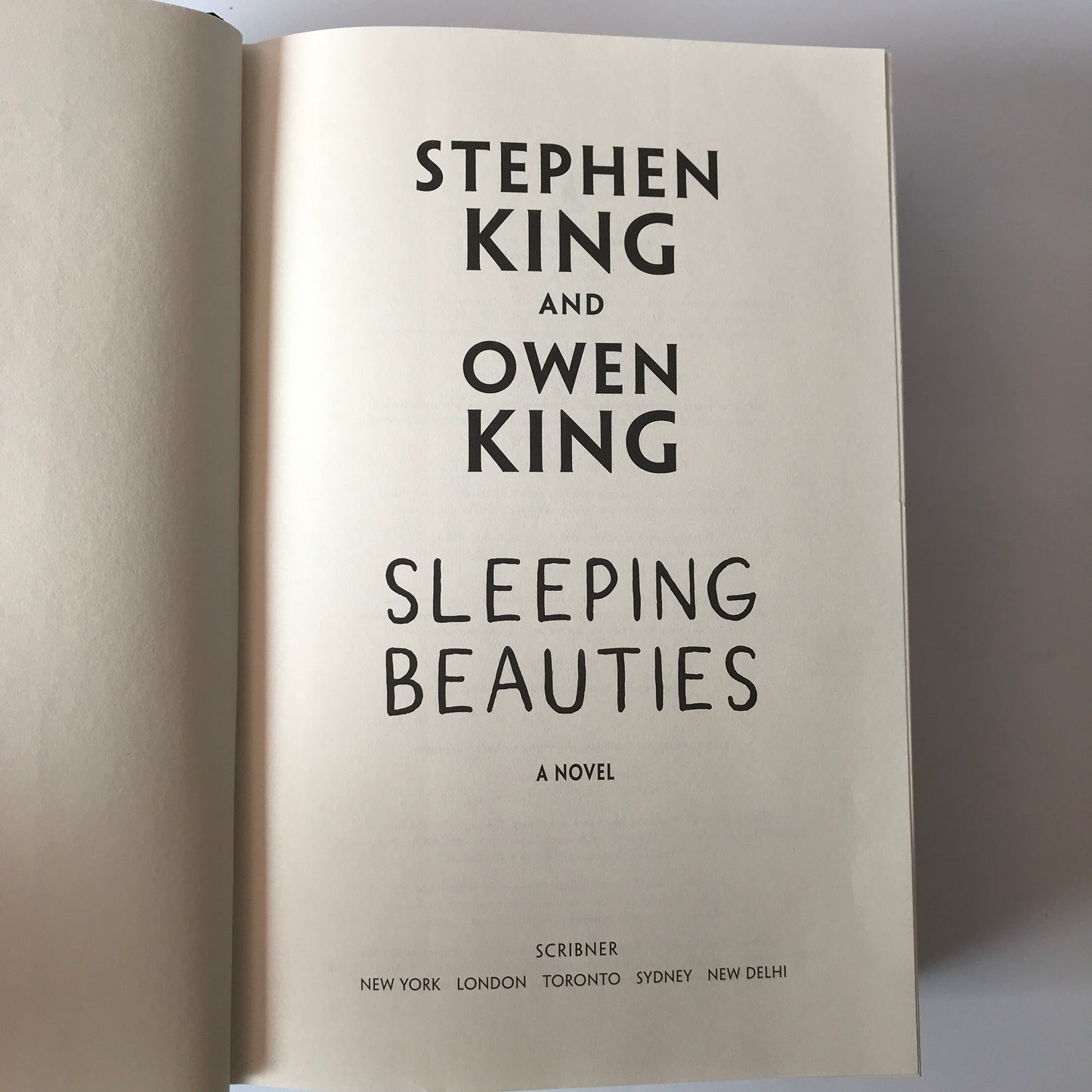 Sleeping Beauties - Stephen King and Owen King - 1st Edition - 2017