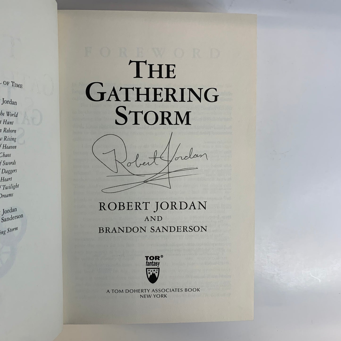 The Gathering Storm - Robert Jordan and Brandon Sanderson - 1st Edition - 2009