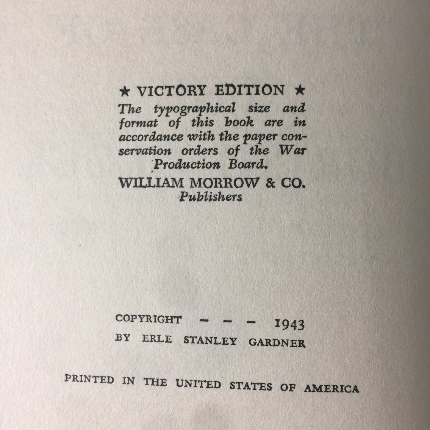 The Case of The Buried Clock - Erle Stanley Gardner - Victory Edition Wartime Paper - 1943