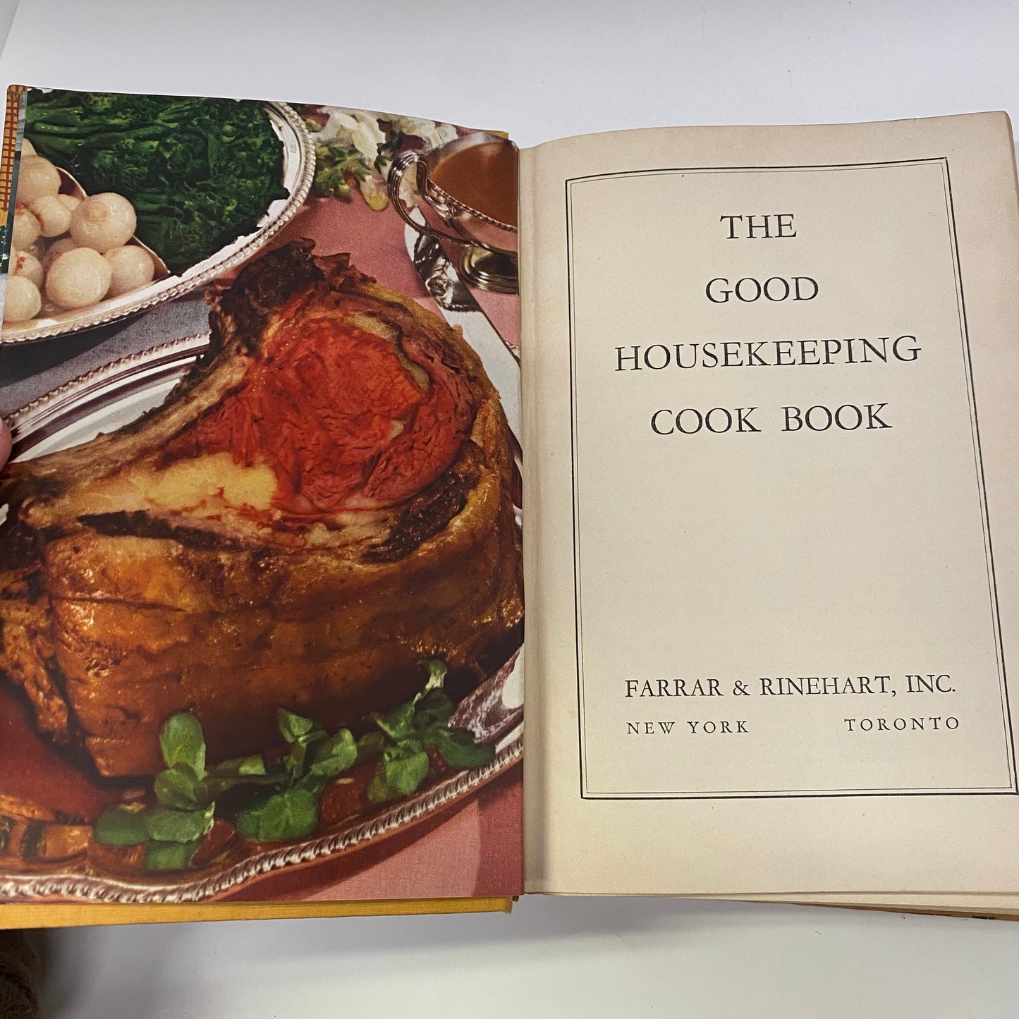 The Good Housekeeping Cook Book - Farrah and Rinehart - 1942