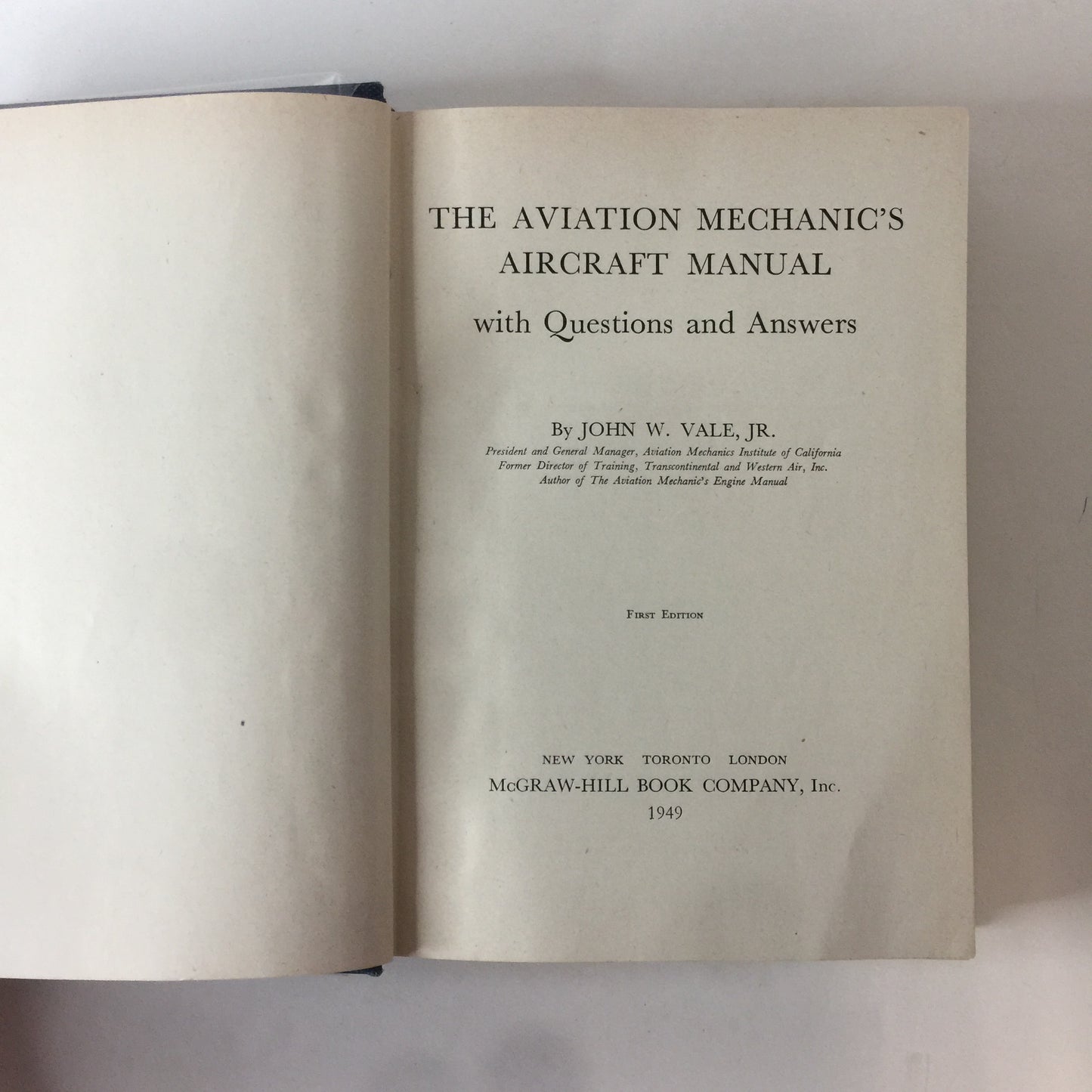 Aviation Mechanics Aircraft Manual - John Vale Jr. - 1945