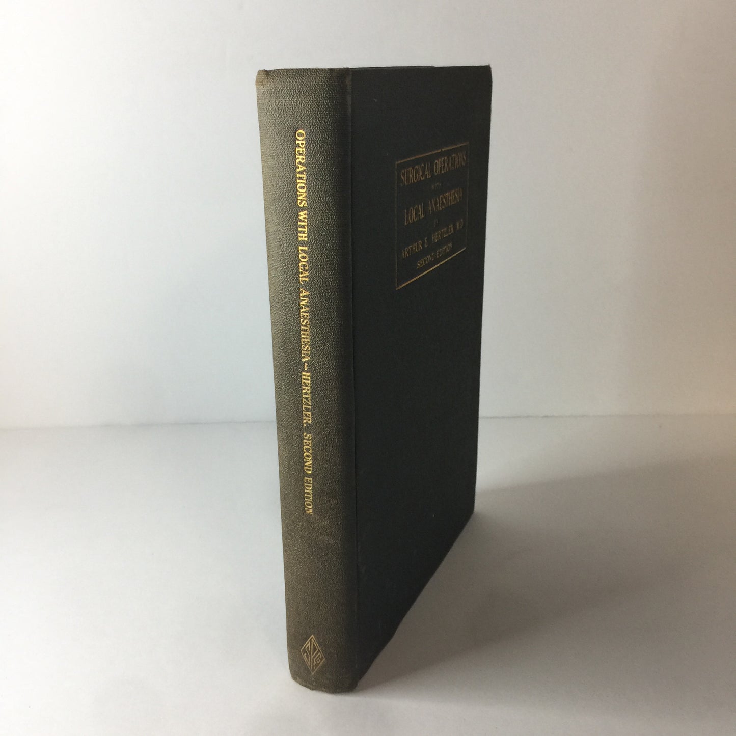 Surgical Operations with Local Anesthesia - Arthur Hertzler M. D. -  2nd Edition - 1916